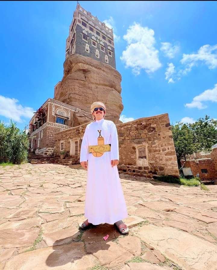 منظمة إنسان للحقوق والحريات: ندين تعرض الرحال العماني حارث الشريقي لعملية اختطاف في أحد النقاط الأمنية بمأرب